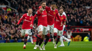 Manchester United 2-1 Crystal Palace: Fernandes and Rashford stretch winning run as Casemiro sees red