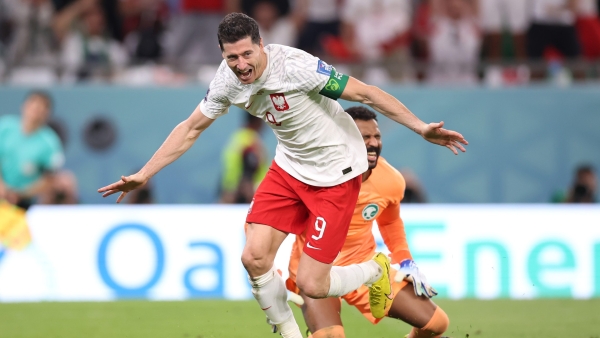 Poland 2-0 Saudi Arabia: Lewandowski ends wait for World Cup goal in vital win