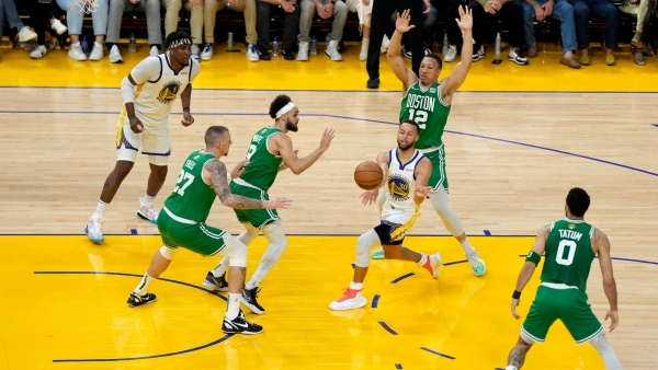 NBA Finals: Warriors bounce back to blow out Celtics in Game 2