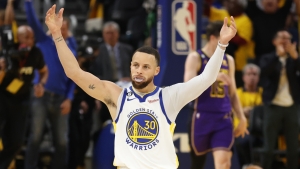 Warriors sink 21 3-pointers, roll past Lakers to even series