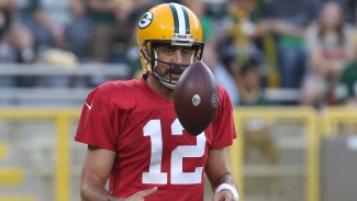 Aaron Rodgers meets with Green Bay Packers wide receivers day after criticising them