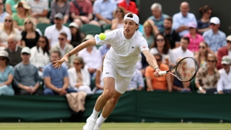 Wimbledon: Humbert shows up without racquets but still stuns Ruud