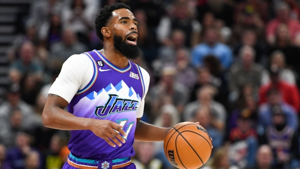 Utah Jazz guard Mike Conley avoids major injury, will miss at least two weeks with knee sprain