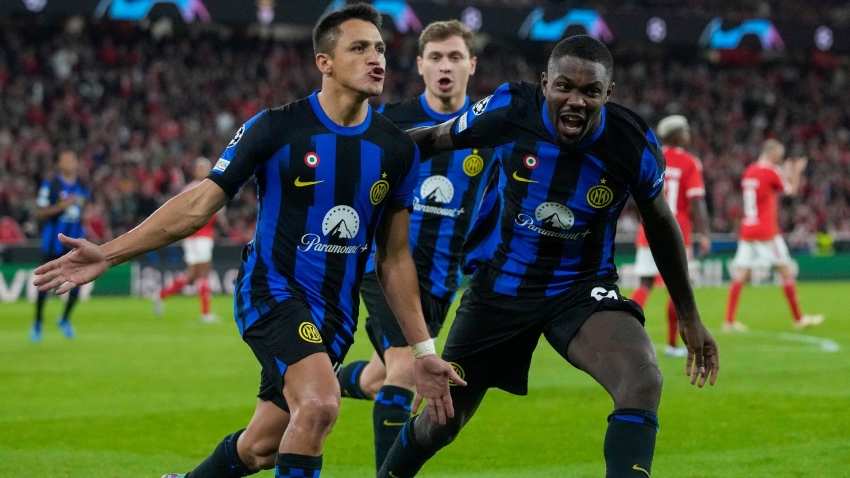 Inter Milan hit back from 3-0 down to claim draw at Benfica