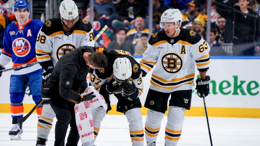 Bergeron to undergo X-rays after copping puck to face in Bruins win