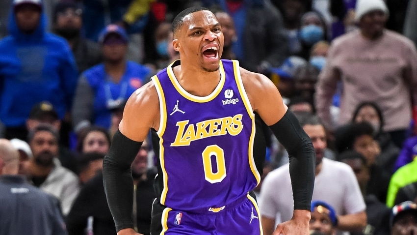 Westbrook and Davis lead Lakers rally after LeBron ejection, Curry mild in Warriors win