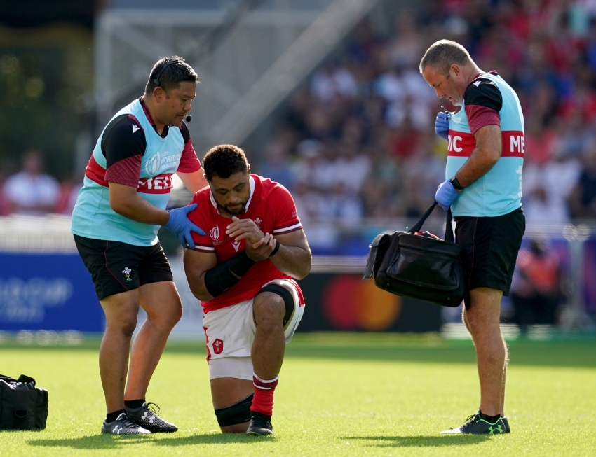 Wales’ Sam Costelow out until new year with shoulder and hamstring injuries