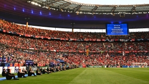 Champions League final delayed as Liverpool and Real Madrid made to wait