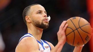 Curry surpasses Bryant milestone as Warriors win again