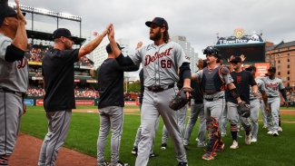 MLB: Tigers move into playoff spot