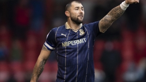 Charlie Austin salvages point for Swindon against Harrogate