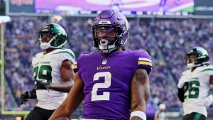 Vikings edge closer to playoffs with victory against Jets, Packers set NFL record