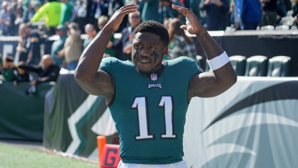 Hurts, Brown power unbeaten Eagles past Steelers 35-13 - WHYY