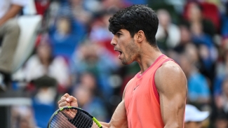 Alcaraz battles past Monfils to keep winning streak alive