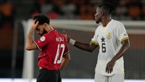 Mohamed Salah forced off with injury as Egypt draw with Ghana at AFCON