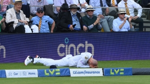 Jack Leach withdrawn from England v New Zealand Test with concussion symptoms