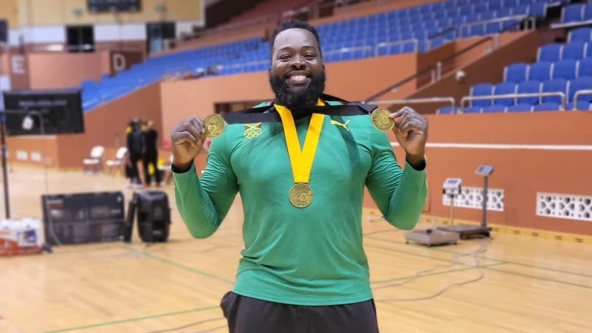 Chad Wright wins gold at Phillips & Springer Weightlifting Classic