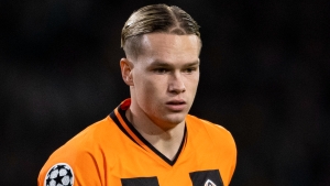 Chelsea set to beat Arsenal to Mudryk as Shakhtar confirm deal &#039;very close&#039;