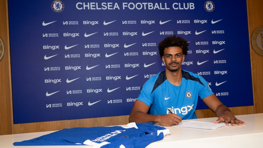 Veiga becomes fifth Chelsea signing under Maresca