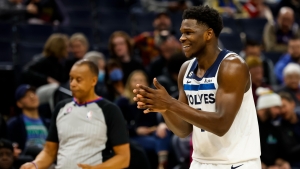 Edwards outduels Doncic in Timberwolves win, Giannis carries the Bucks with 42 points
