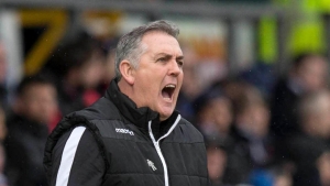 Owen Coyle demands one final push for Queen’s Park to beat Dundee to promotion