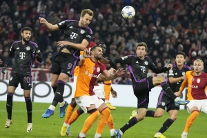 Harry Kane scores once again as Bayern seal place in last 16 of Champions League