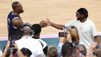 Lakers considering plans to commemorate LeBron and Bronny James&#039; first game