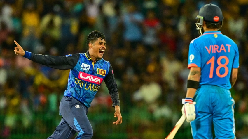 Vandersay rips through India as Sri Lanka snatch series lead