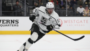 NHL: Kopitar scores 400th goal as Kings win 7th straight on road