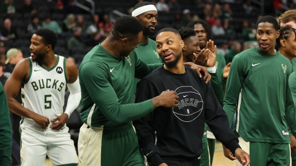 Damian Lillard makes Bucks preseason debut