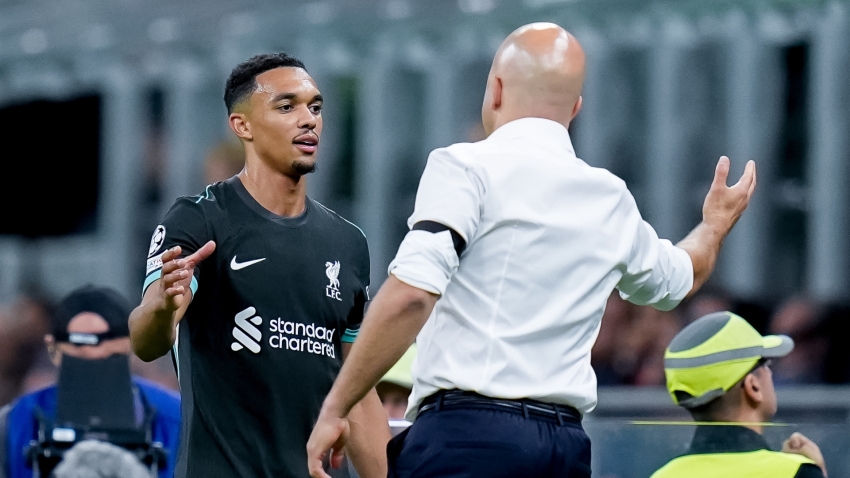 Alexander-Arnold makes Klopp dig with 'refreshing' Slot remark