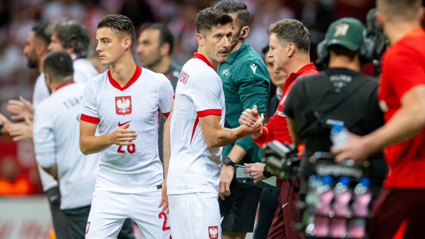 Lewandowski injury scare mars Poland&#039;s win over Turkiye