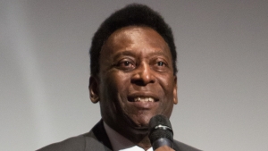 Pele staying &#039;strong&#039; as Brazil World Cup legend responds to claims of failing health