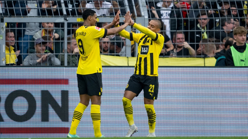 Borussia Dortmund 5-2 Borussia Monchengladbach: Malen and Haller show keeps BVB&#039;s title pursuit alive