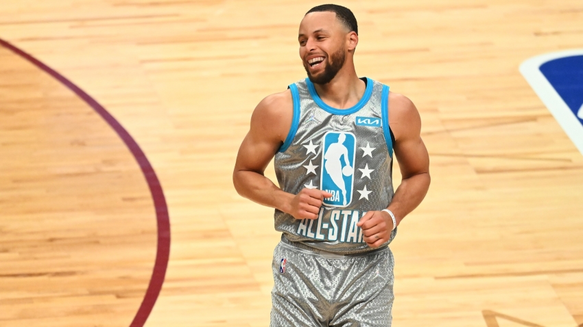 LeBron, All-Star teammate Steph Curry celebrate being 'kids' born in Akron