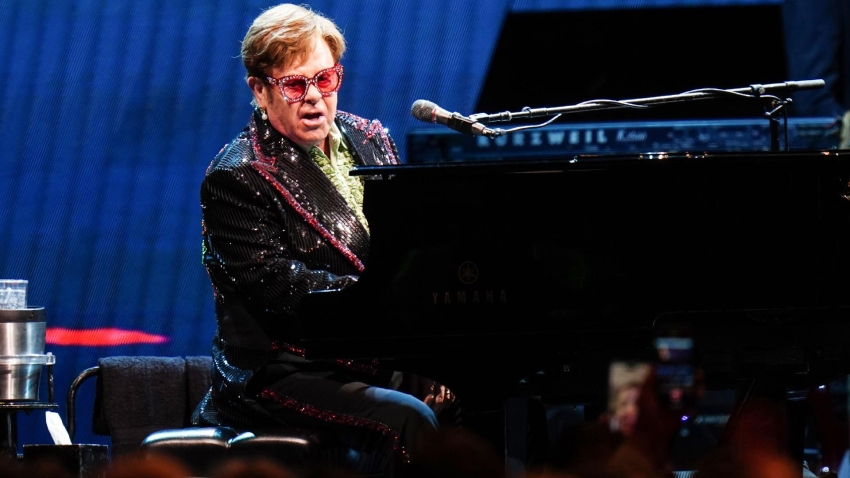 You can tell everybody we have won the FA Cup – Man City players meet Elton John