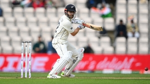 India edge ahead after Williamson holds New Zealand together