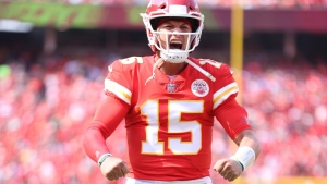 Mahomes rallies Chiefs past Browns as Saints crush Rodgers&#039; Packers