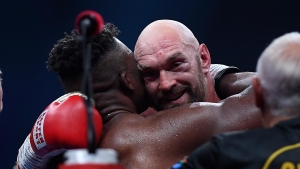Tyson Fury recovers from knockdown in split decision win over Francis Ngannou