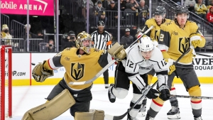 NHL: Thompson turns aside 32 shots to help Golden Knights edge Kings