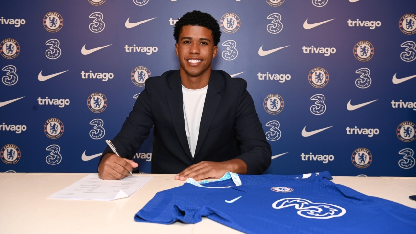 Chelsea new boy Santos relishing &#039;big opportunity&#039; after completing switch