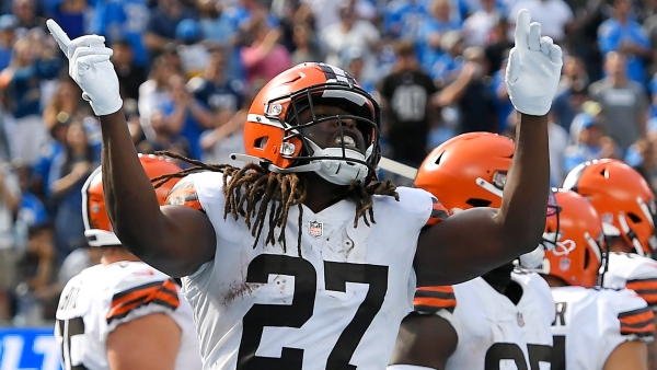 Wednesday's NFL: Kareem Hunt can't be with Cleveland Browns during