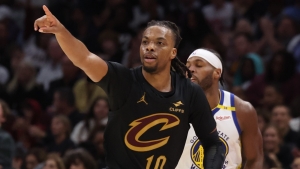 NBA: Cavs rout Warriors to move to 10-0