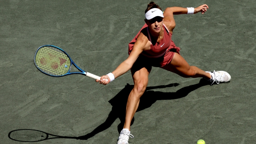 Belinda Bencic beats Ons Jabeur in Charleston Open final
