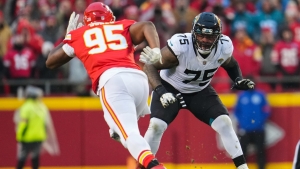 Chiefs sign Jawaan Taylor to $80m deal, plan to switch him to LT