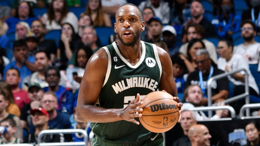 Middleton exits with knee &#039;re-aggravation&#039; as Bucks secure East&#039;s top seed