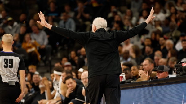 Popovich stands by rebuke of Spurs fans over &#039;hateful&#039; Leonard boos