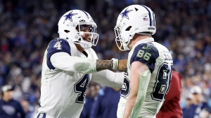 Prescott ties Aikman franchise mark as Cowboys stay in hunt to top NFC East