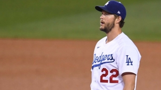 Dodgers decline to extend qualifying offer to Kershaw
