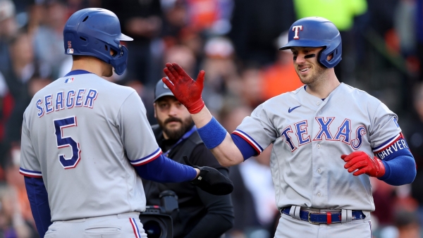 Rangers take a 6-0 lead over the Orioles after Mitch Garver's two